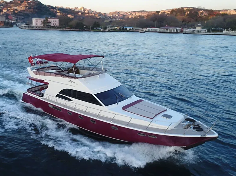 Яхта за 380 € в час